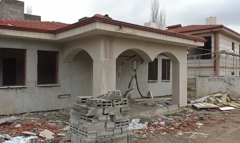 Gündüzbey'de Köy Evleri Neden Bitmiyor?  Sit Engeli Süreci Kilitledi!