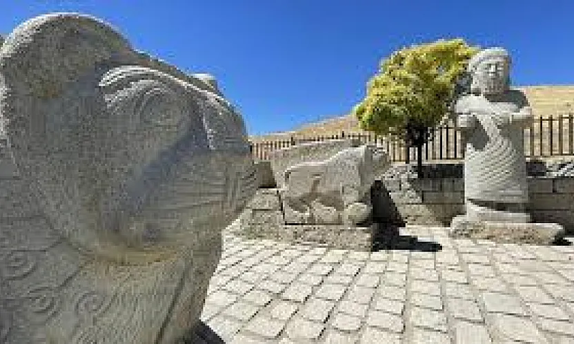 Hititlerin Melidia'sı UNESCO Listesinde! Malatya'daki Tarihi Sarayda Mühürler Konuşuyor