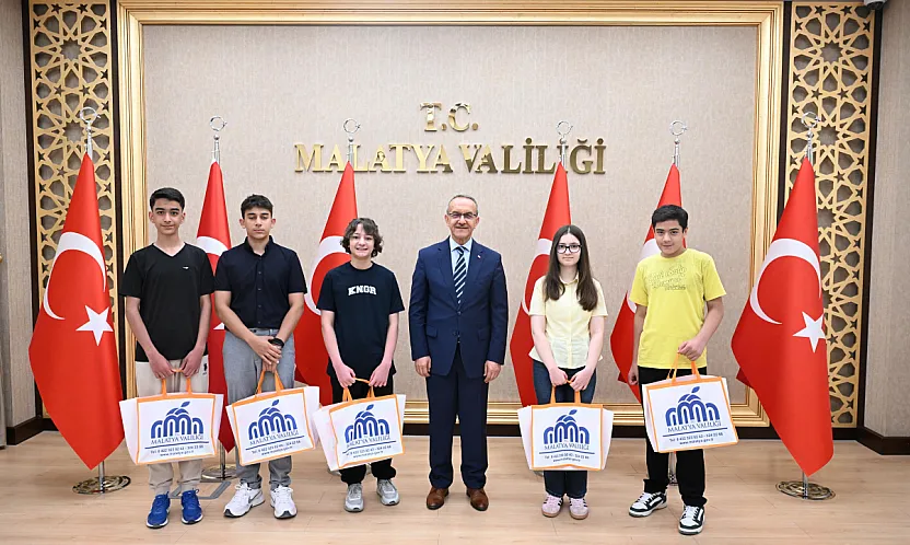 LGS'den Tam Puan Alan 5 Öğrenciye Valilikte Anlamlı Tören