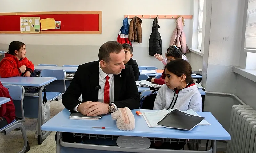 MAGİNDER'den Anlamlı Ziyaret! Malatya Kırsalında 23 Nisan Coşkusu