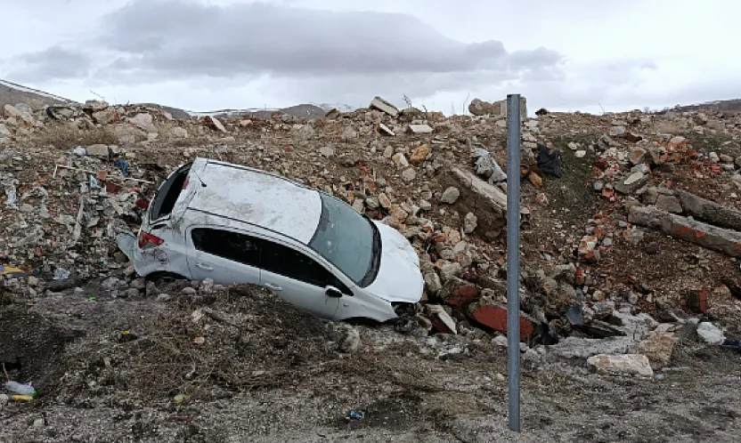 Malatya-Adıyaman Yolunda Otomobil Takla Attı, 5 Yaralı Var!