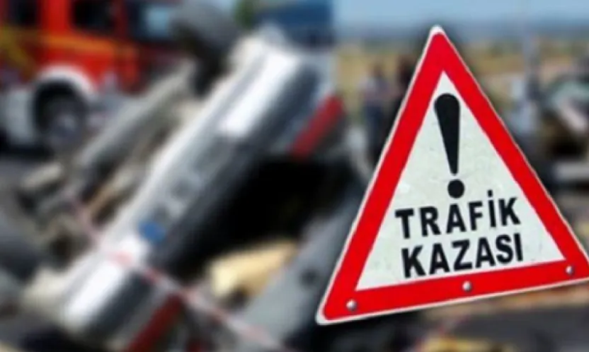 Malatya-Adıyaman Yolunda Hafif Ticari Araç ile Otomobil Çarpıştı!