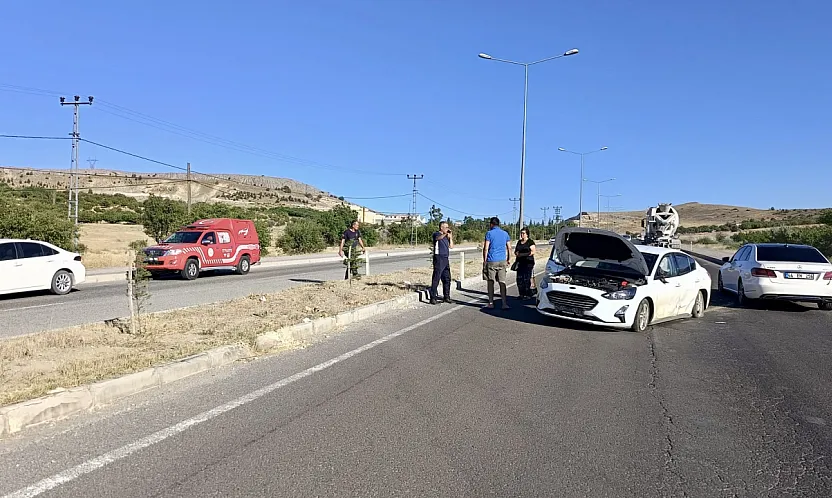 Malatya Arguvan Kavşağı'nda Korkutan Kaza!