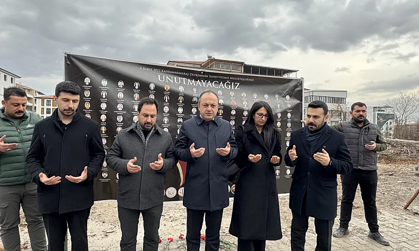 Malatya Barosu'ndan Yıkılan Hakimbey Apartmanı Önünde Anlamlı Mesaj