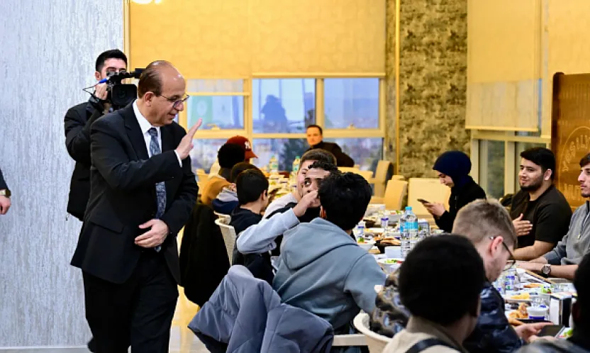 Malatya'da 36 Ülkeden Gelen Gençler Aynı Sofrada İftar Yaptı!