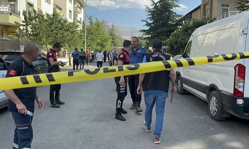 Malatya'da Aile Faciası! Anne ve İki Kızını Vurdu, Ardından Kendine Zarar Verdi