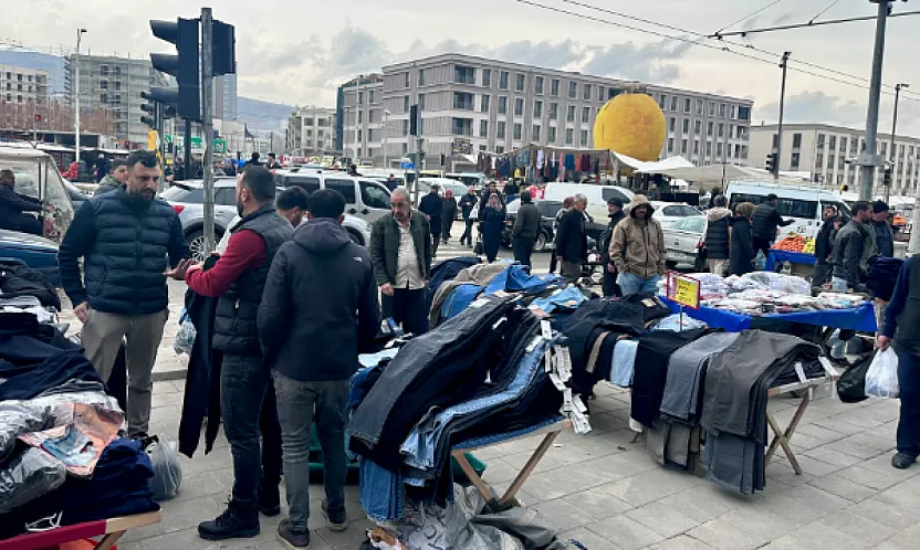 Malatya'da Arefe Günü İzdihamı! Akpınar ve Çevreyolunda Adım Atacak Yer Kalmadı!