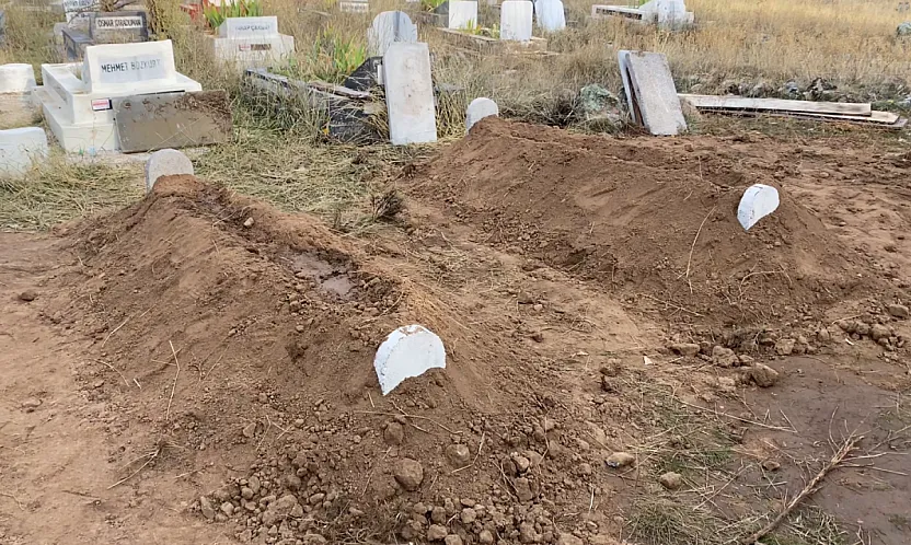 Malatya'da Aynı Aileden İki Kayıp! Gözyaşlarıyla Uğurlandılar