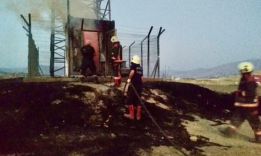 Malatya'da Baz İstasyonu Alevlere Teslim Oldu!