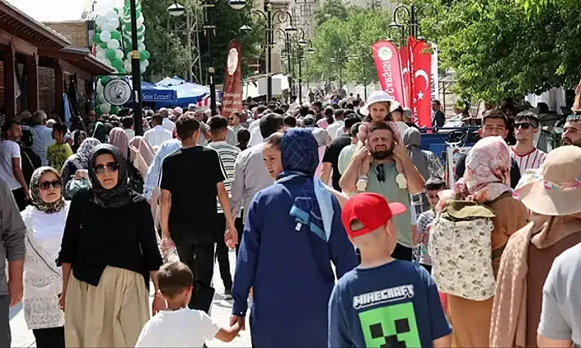 Malatya'da Bekar Sayısı 173 Bine Ulaştı! Gençler Neden Evlenmiyor?