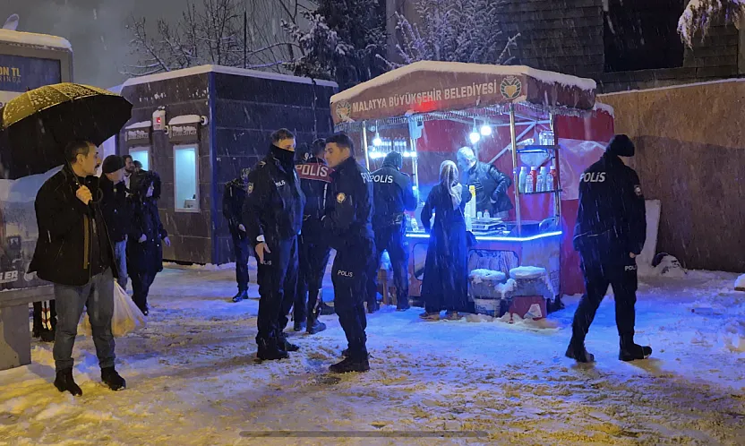 Malatya'da Bıçaklı Kavga! Kadın Şüpheli Gözaltında, Yaralılar Var!