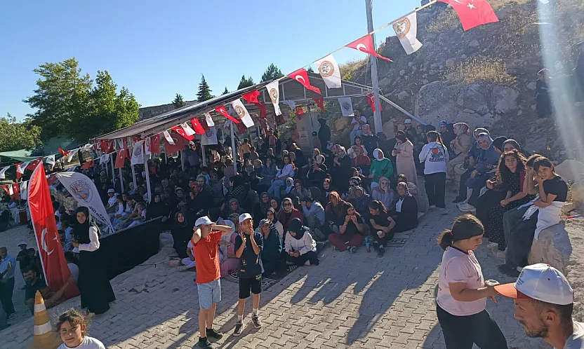 Malatya'da Binlerce Kişiyi Buluşturan Şenlik! Darende'de Gönül Sofrası Kuruldu