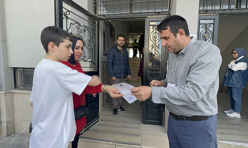 Malatya'da Bursluluk Sınavı Heyecanı! 19 Bin Öğrenci Geleceği İçin Yarıştı