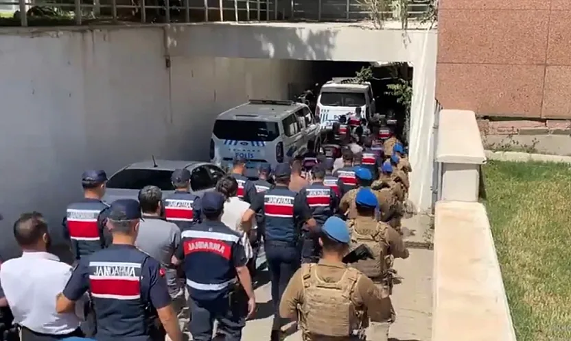 Malatya'da DEAŞ Operasyonu! Çok Sayıda Materyal Ele Geçirildi