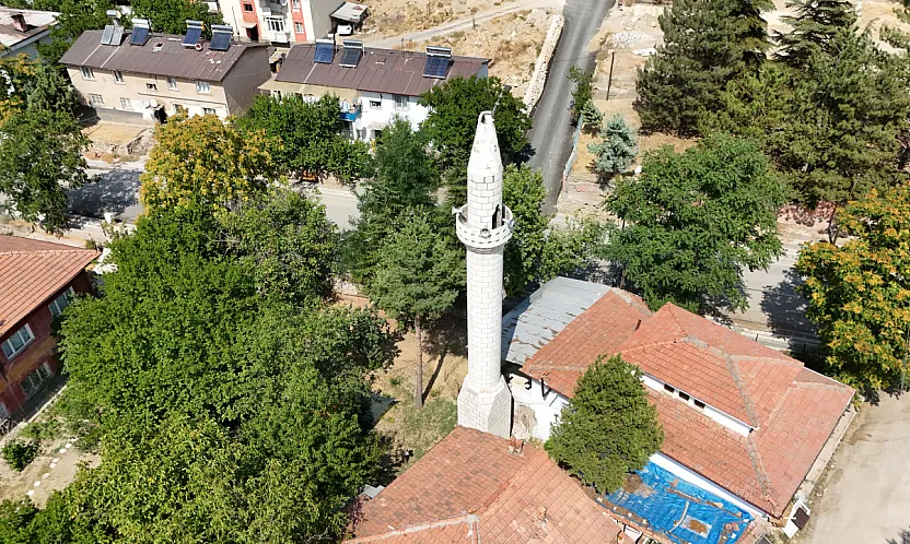 Malatya'da Deprem Sonrası Oluşan Risk Gündemde! Hasarlı Minare Alemi İçin Müdahale Bekleniyor