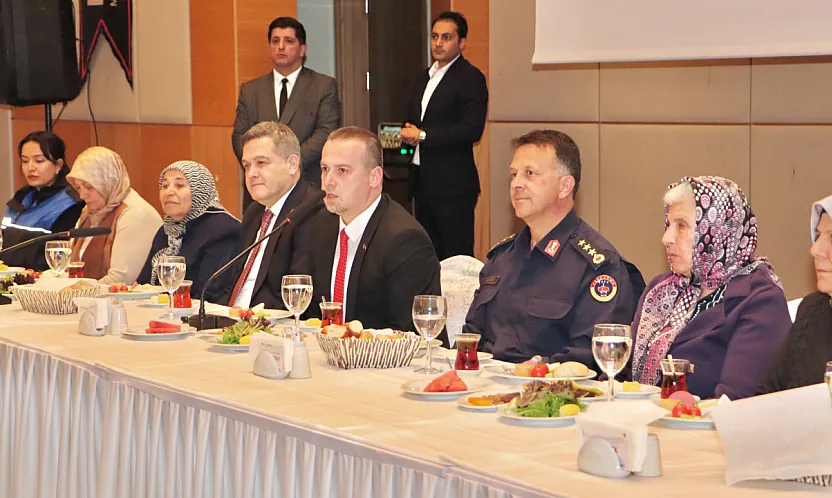 Malatya'da Duygulandıran Şehit Annelerine Özel Program