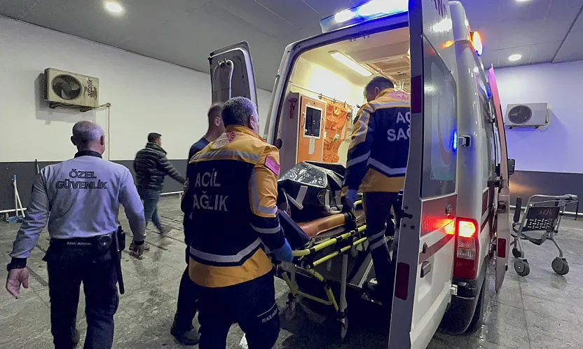 Malatya'da Feci Çarpışma! İki Otomobil Birbirine Girdi,3 Yaralı