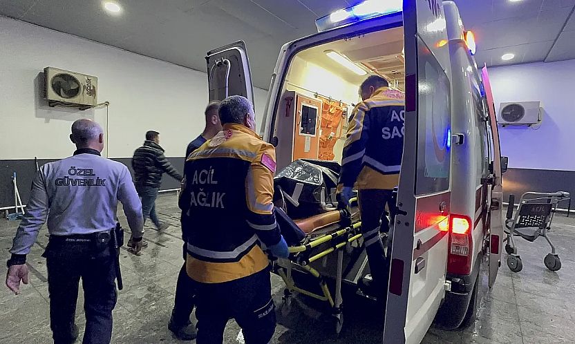 Malatya'da Feci Çarpışma! İki Otomobil Birbirine Girdi,3 Yaralı
