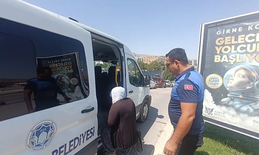 Malatya'da Hastane Çevresinde Dilencilere Zabıta Operasyonu! 3 Kişi Yakalandı