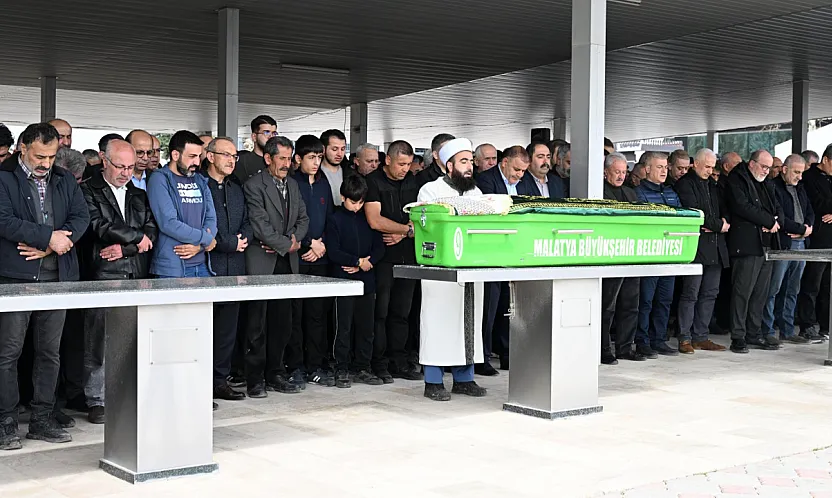 Malatya'da Havuzda Hayatını Kaybeden Öğretmen Toprağa Verildi