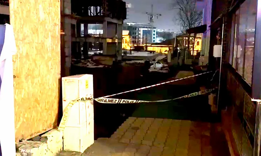 Malatya'da İstinat Duvarı Çöktü, Apartman Tahliye Edildi