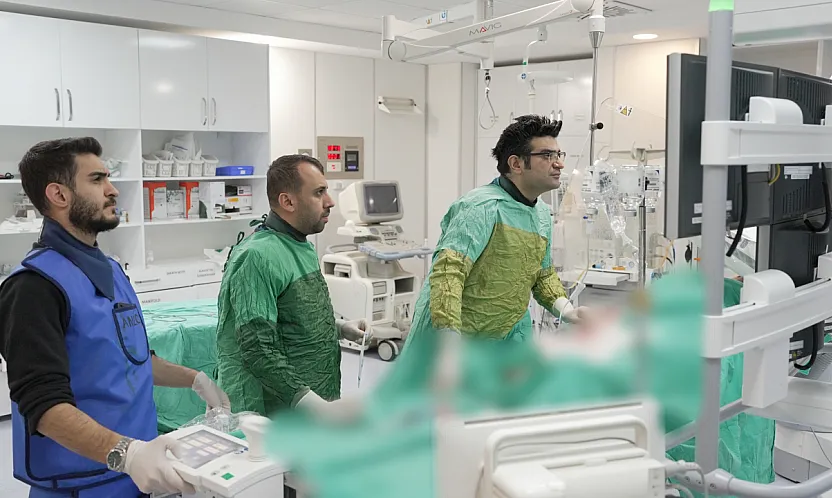 Malatya'da Kalp Hastalarına Şemsiye Mucizesi! 3 Hasta Aynı Gün Sağlığına Kavuştu