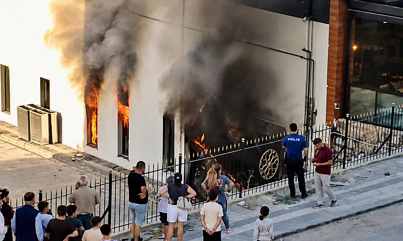 Malatya'da Kapalı Otoparkta Yangın Paniği! Büyük Tehlike Ucuz Atlatıldı