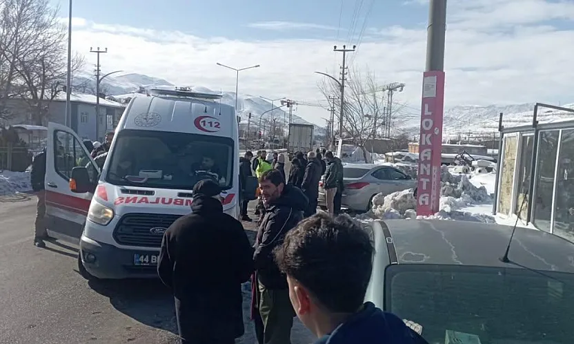 Malatya'da Kar'da Kayıp Yere Düşen Çocuk Mikserin Altında Kaldı!