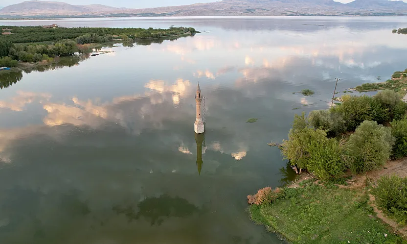 Malatya'da Karakaya Barajı Yükseldi! Yalnız Minare Yeniden Sular Altında Kaldı