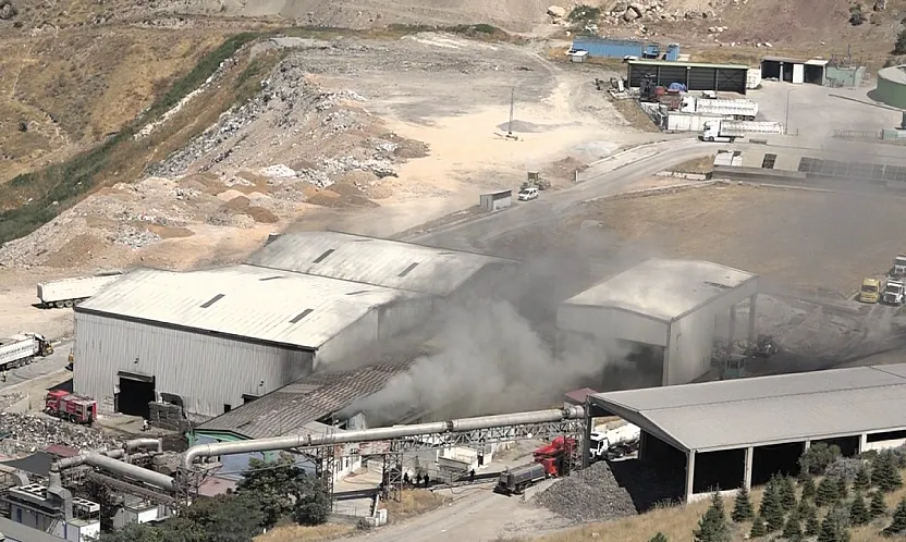 Malatya'da Katı Atık Tesisinde Korkutan Yangın!