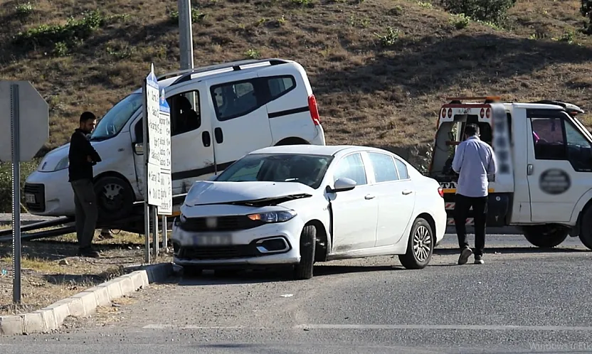 Malatya'da Kavşakta Feci Çarpışma! İki Kişi Yaralandı
