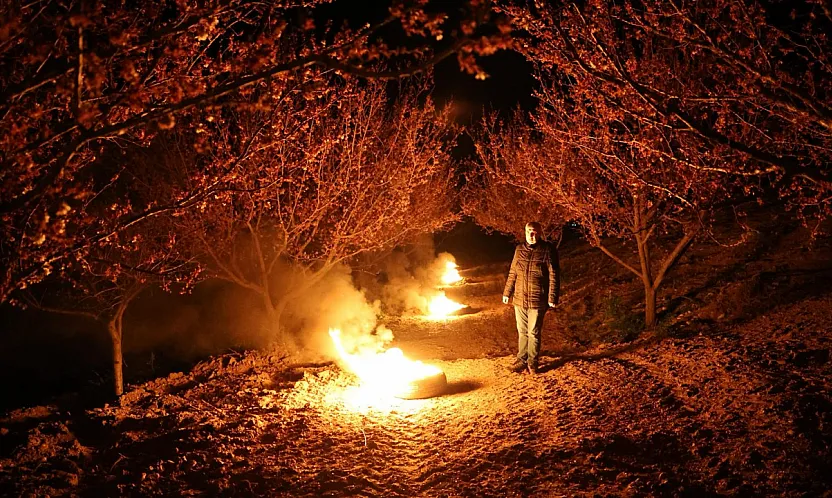Malatya'da Kayısı Alarmı Üreticiler Bahçelerde Don Nöbetine Başladı!