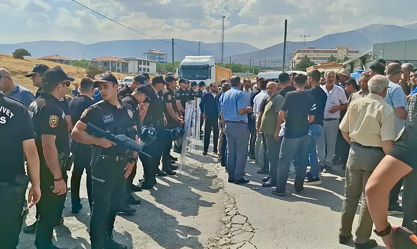 Malatya'da Kazaların Eksik Olmadığı Kavşakta İsyan!