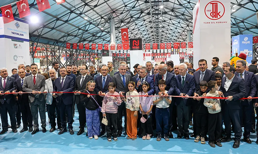 Malatya'da Kitap Fuarı Kapılarını Açtı! 300 Yazar Okurlarla Buluşacak