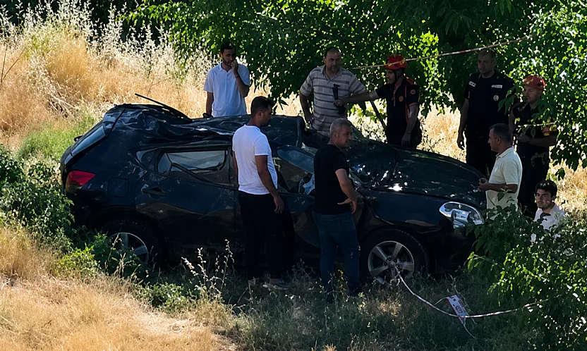 Malatya'da Kontrolden Çıkan Araç Kayısı Bahçesine Savruldu!