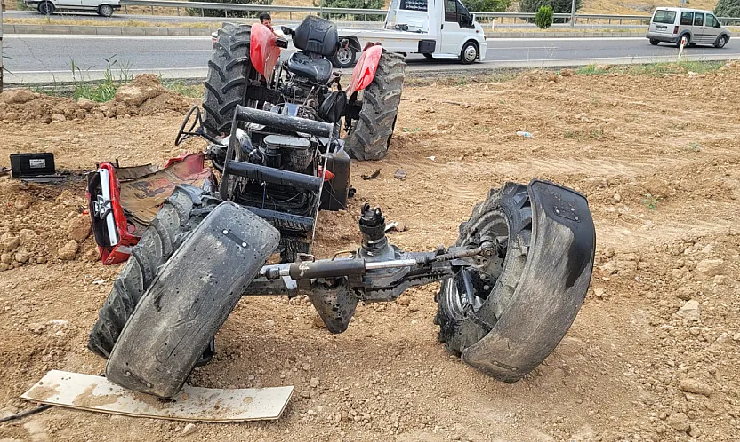 Malatya'da Kontrolden Çıkan Traktör Şarampole Devrildi