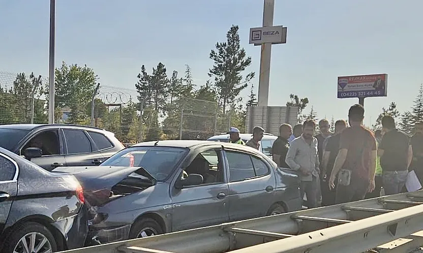 Malatya'da Korkutan Kaza! Beylerderesi Viyadüğü'nde Araçlar Birbirine Girdi!