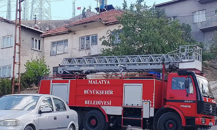 Malatya'da Kötü Koku Nedeniyle Evine Girildi! Emekli Öğretmenden Acı Haber
