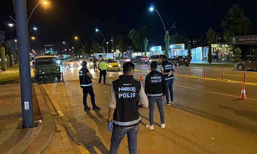 Malatya'da NARKOALAN-3 Operasyonu! Polis Denetimlerinde Uyuşturucu Ele Geçirildi