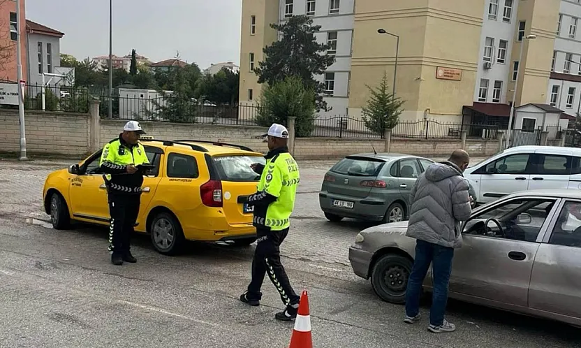 Malatya'da Okul Çevrelerinde Sıkı Denetim! Binlerce Kişi Sorgulandı