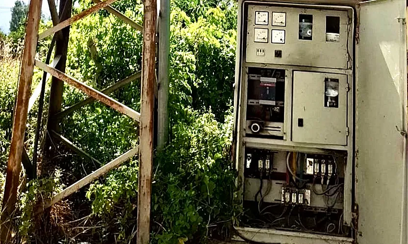 Malatya'da Okul Yolundaki Açık Elektrik Panoları Tepki Çekti!