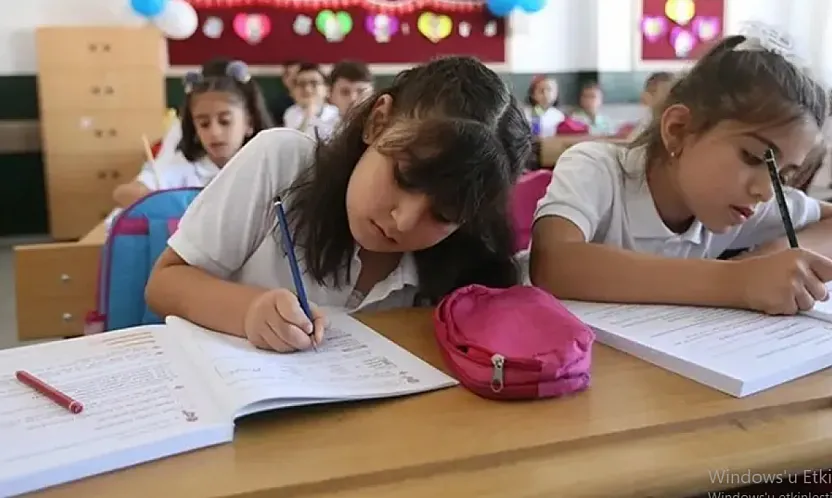 Malatya'da Okul Zilinin Rengi Değişiyor! Ara Tatil Gidiyor Yaz Tatili Uzuyor