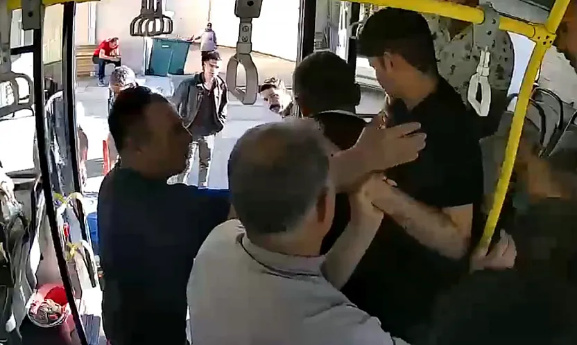 Malatya'da Otobüsde Acil Durum! Rahatsızlanan Yolcu Hastaneye Götürüldü