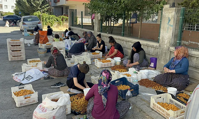 Malatya'da Patik Mesaisi Yeniden Başladı! Çalışan Kadınlardan Ortak Çözüm Çağrısı