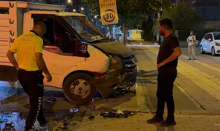 Malatya'da Pikap ile Otomobil Çarpıştı