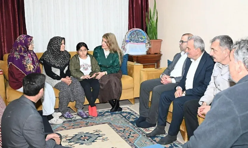 Malatya'da Ramazan Mesaisi: Milletvekili Ölmeztoprak Kapı Kapı Gezerek Talepleri Dinledi!