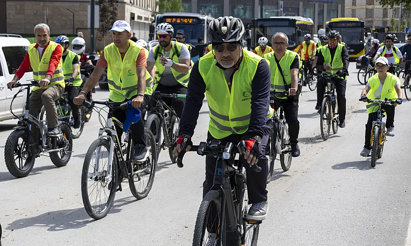 Malatya'da Sağlıklı Yaşam İçin Pedallar Döndü! Yeşilay Bisiklet Turu Yoğun İlgi Gördü