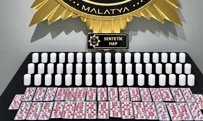 Malatya'da Sokak Satıcılarına Operasyon! Binlerce Sentetik Hap Ele Geçirildi