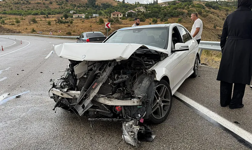 Malatya'da Yağış Sonrası Otomobil Kaza Yaptı!