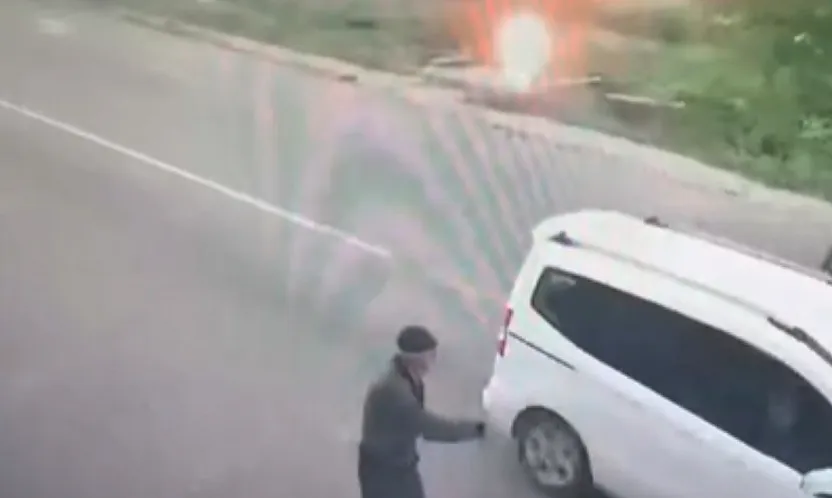 Malatya'da Yıldırımın Düştüğü O Saniyeler Görüntülendi!